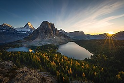 日落阿西尼博因山