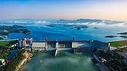 湖北十堰：雄坝守清泉